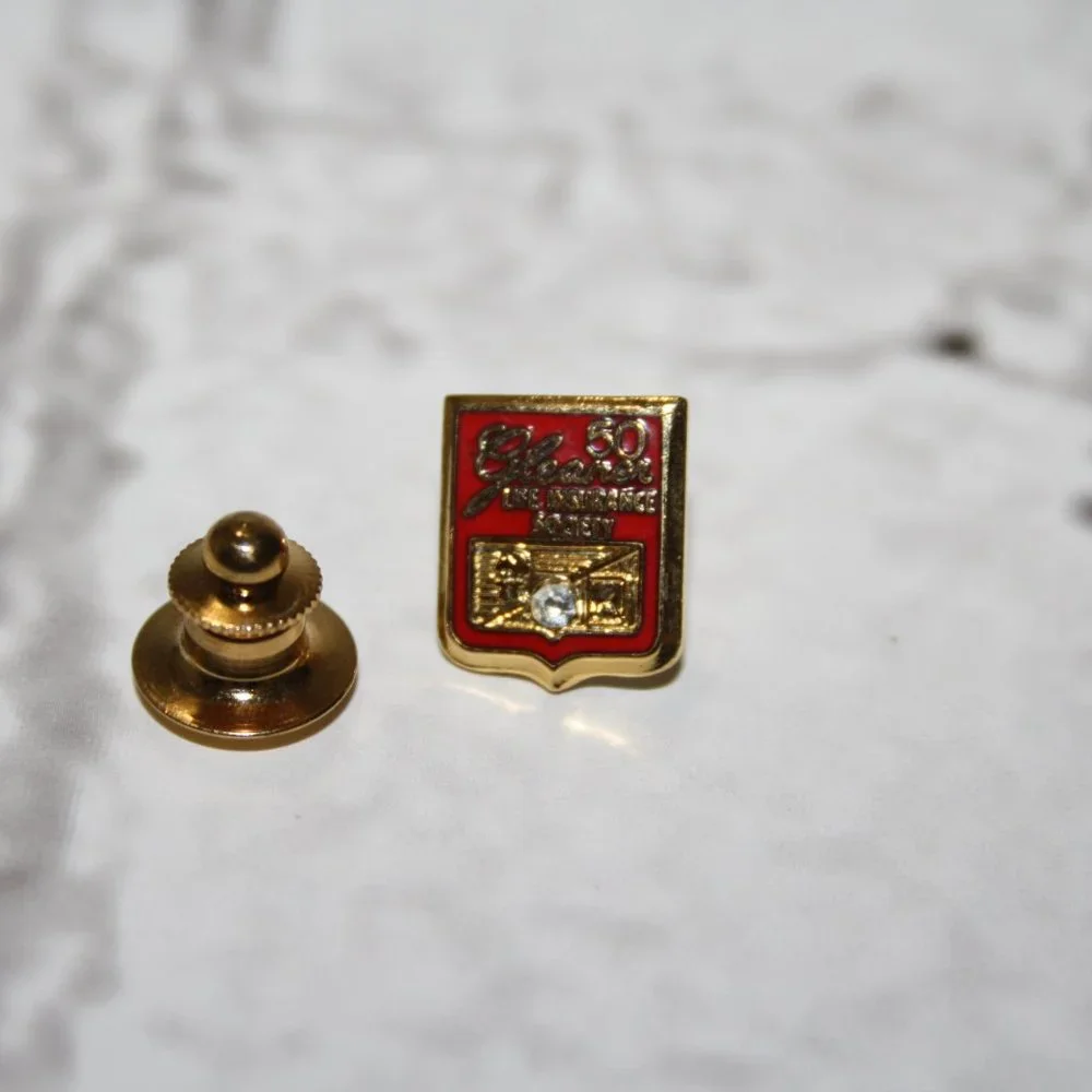 💎🔴 Vintage Gleaner Life Insurance Lapel Pin · 0.5